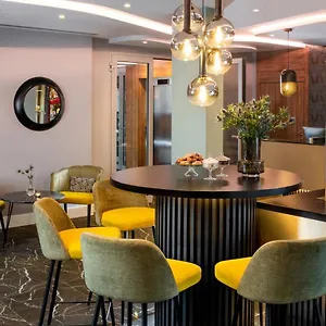 4* Hotel Metropolis Design