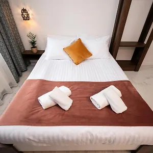 Hive Family House Hotell