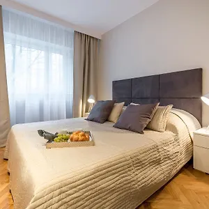 po-apartments-emilii-plater-warsaw.warsawhotelspoland.com/